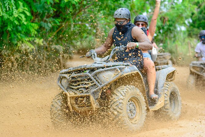 Aventura en ATV 4X4 en Punta Cana al cenote y playa Macao