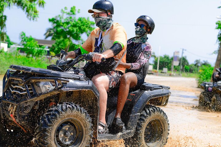 Aventura en ATV 4X4 en Punta Cana al cenote y playa Macao