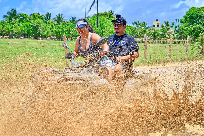 aventura en cuatrimoto 4X4 en punta cana al cenote y playa macao